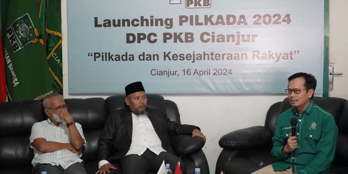 Ketua DPC PKB Cianjur Lepi Ali Firmansyah (kanan) Ketua PD Muhammadiyah Cianjur KH Saepul Ulum (tengah), Ketua ICMi Cianjur DR Saepul Milah (kiri) saat launching Pilkada 2024