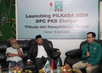 Ketua DPC PKB Cianjur Lepi Ali Firmansyah (kanan) Ketua PD Muhammadiyah Cianjur KH Saepul Ulum (tengah), Ketua ICMi Cianjur DR Saepul Milah (kiri) saat launching Pilkada 2024