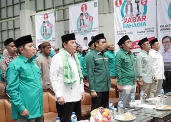 Calon Gubernur dari PKB KH Acep Adang Ruhiat (bersorban) saat konsolidasi di Kabupaten Cianjur