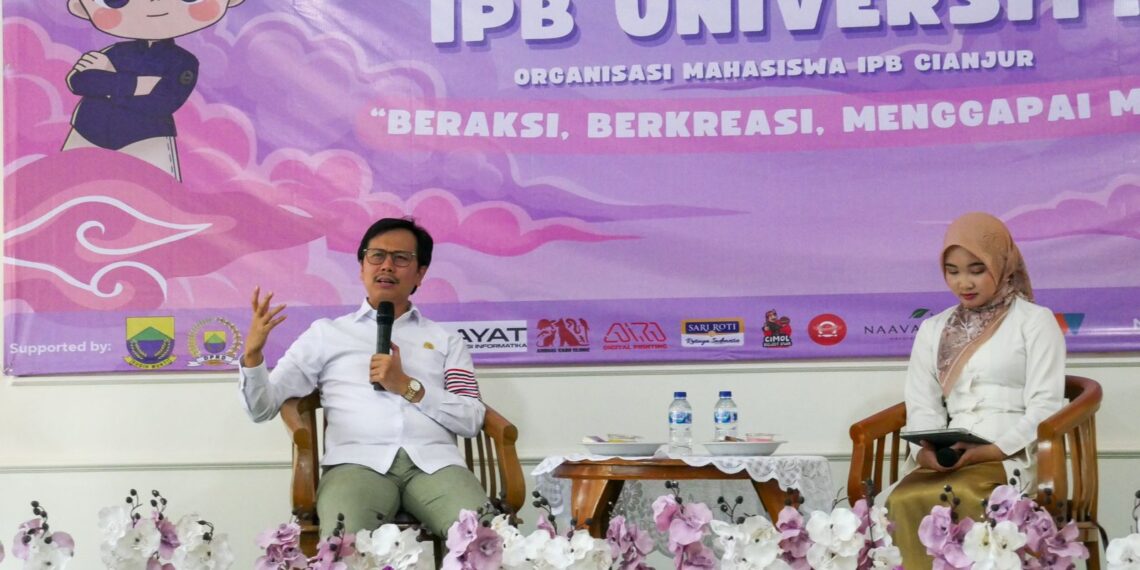 Wakil Ketua DPRD Cianjur Lepi Ali Firmansyah (kiri) jadi narasumber Exploring 2025 IPB University